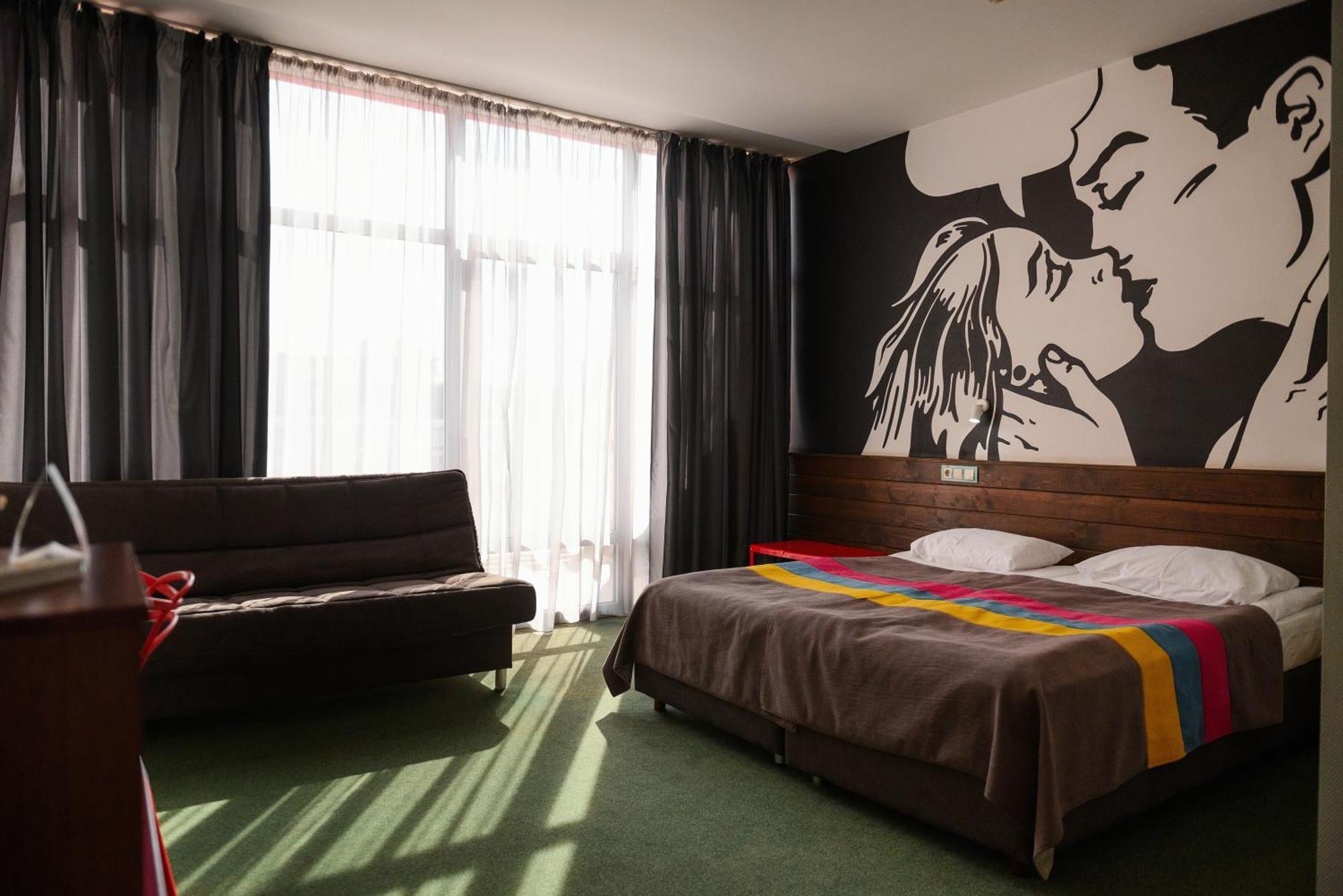 Emigrand Art Hotel Uschhorod Exterior foto